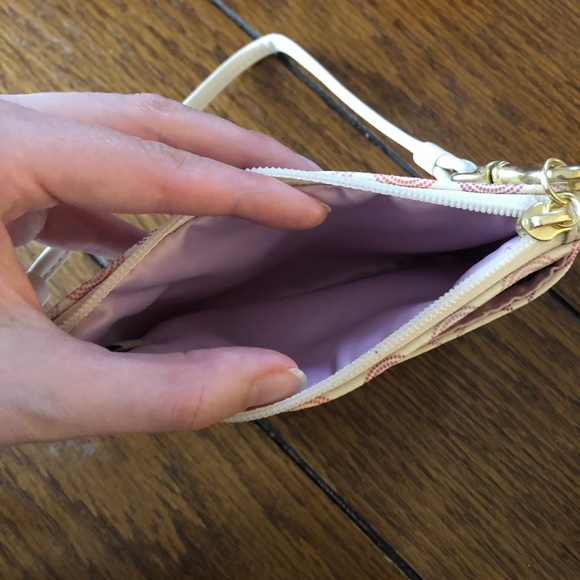 Women’s Coach wristlet - Picture 3 of 4